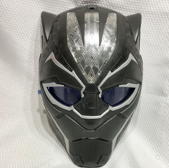 2017 Marvel Black Panther Vibranium Power FX Mask Good Cond Needs Battery & New - Picture 1 of 9